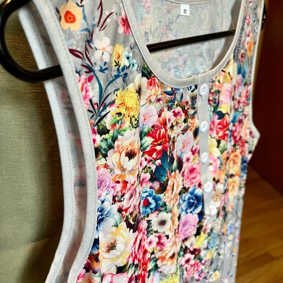 M Flower design sleeveless blouse - Picture 4 of 7